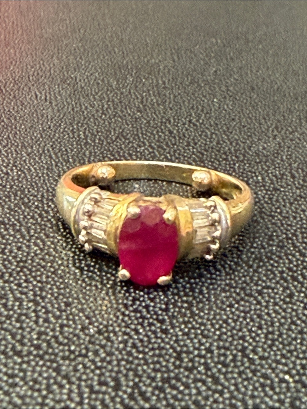 Vintage 14k solid gold ruby ring